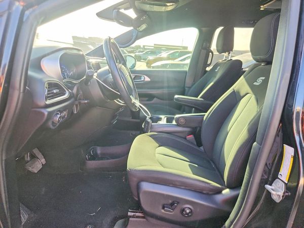 2020 CHRYSLER PACIFICA — DENT