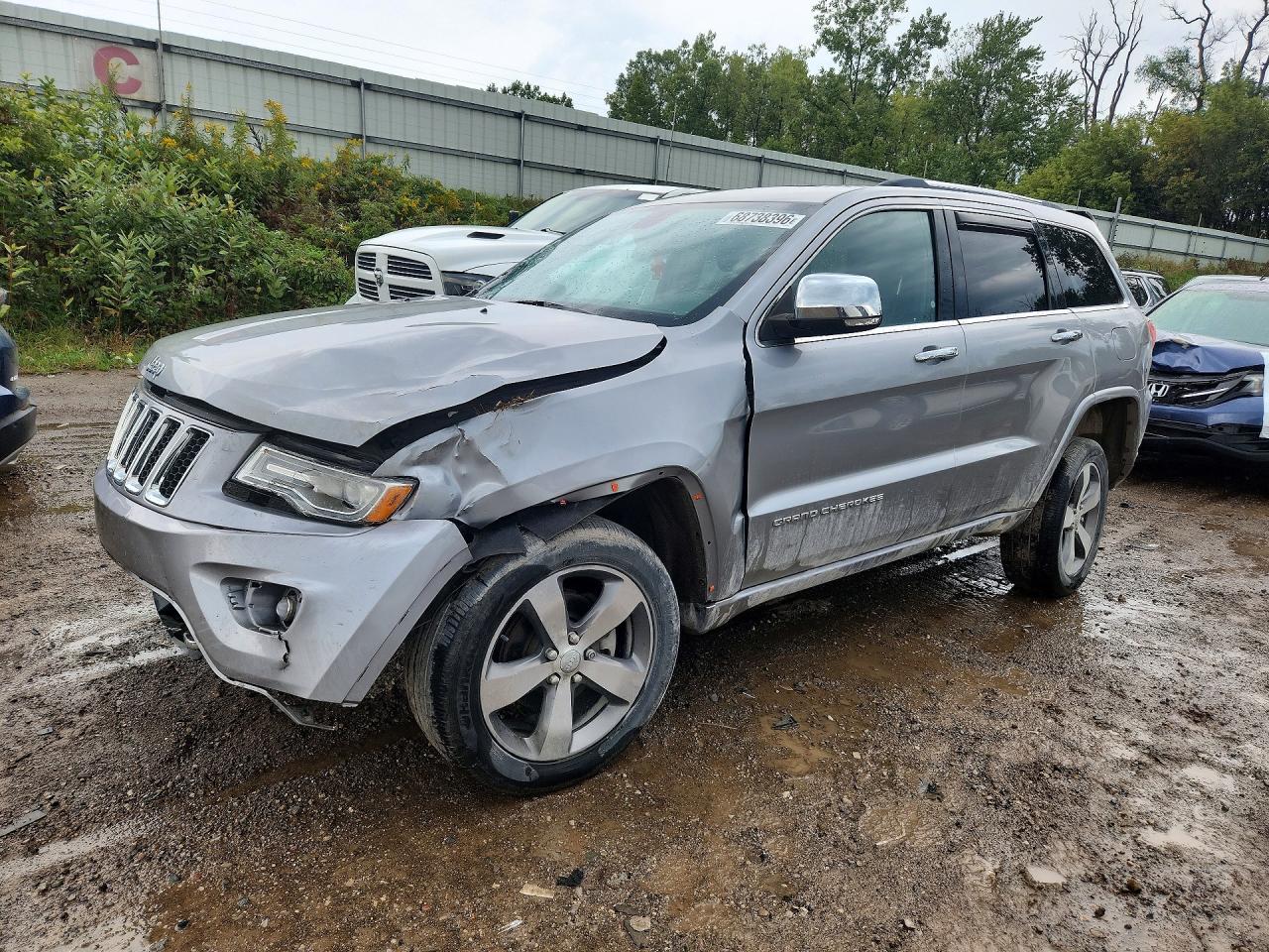 2014 JEEP CHEROKEE Overland — Front 3/4