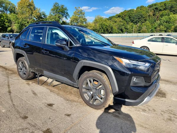 2024 TOYOTA RAV4 Adventure — Passenger 3/4