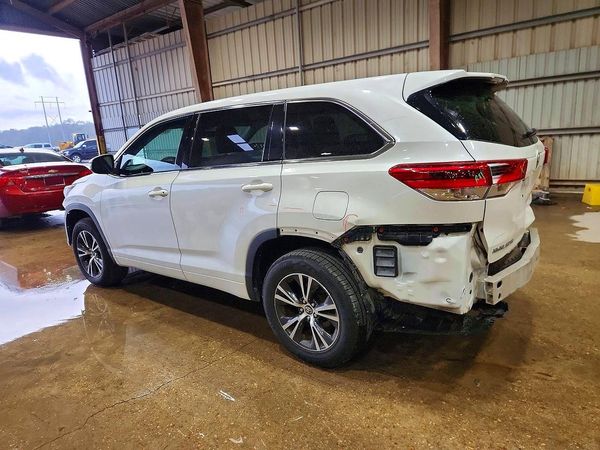 2018 TOYOTA HIGHLANDER LE/LE Plus
