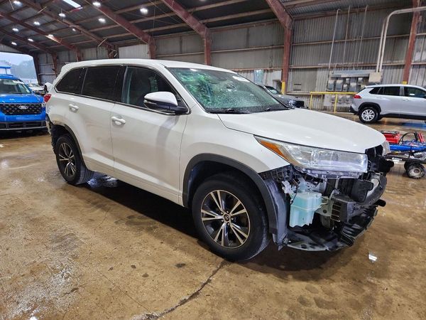 2018 TOYOTA HIGHLANDER LE/LE Plus