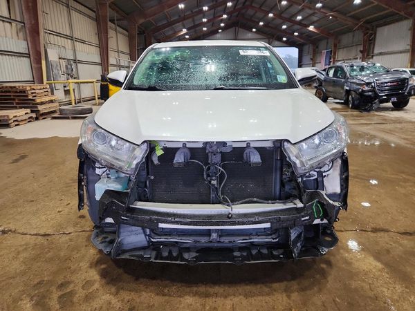 2018 TOYOTA HIGHLANDER LE/LE Plus