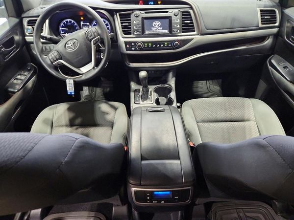 2018 TOYOTA HIGHLANDER LE/LE Plus