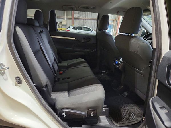2018 TOYOTA HIGHLANDER LE/LE Plus