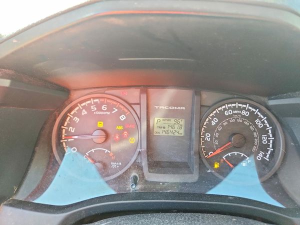 2017 TOYOTA TACOMA SR/SR5