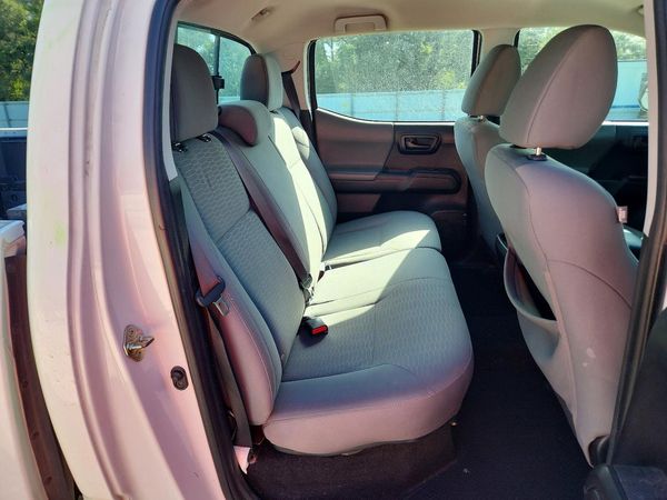 2017 TOYOTA TACOMA SR/SR5