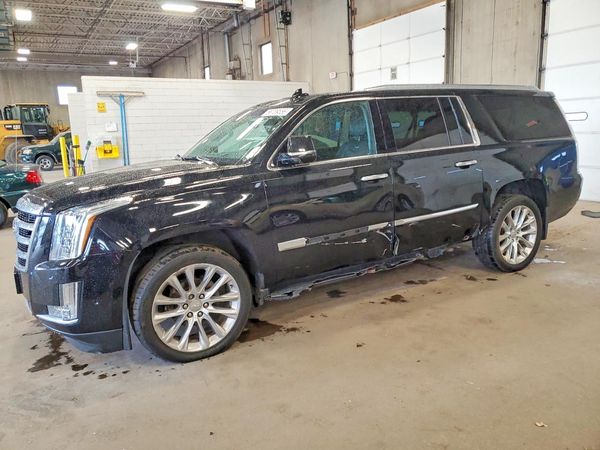 2018 CADILLAC ESCALADE ESV Luxury — Front 3/4