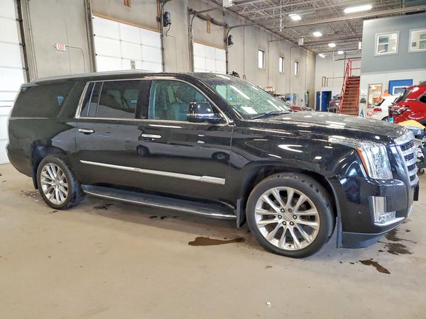 2018 CADILLAC ESCALADE ESV Luxury — Passenger 3/4