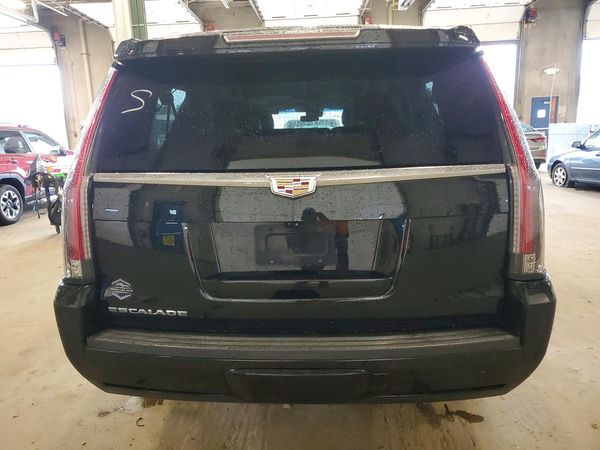 2018 CADILLAC ESCALADE ESV Luxury — DIRR