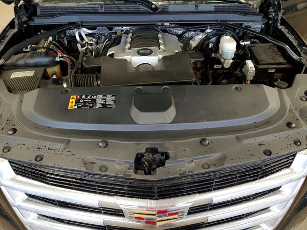 2018 CADILLAC ESCALADE ESV Luxury — Engine bay