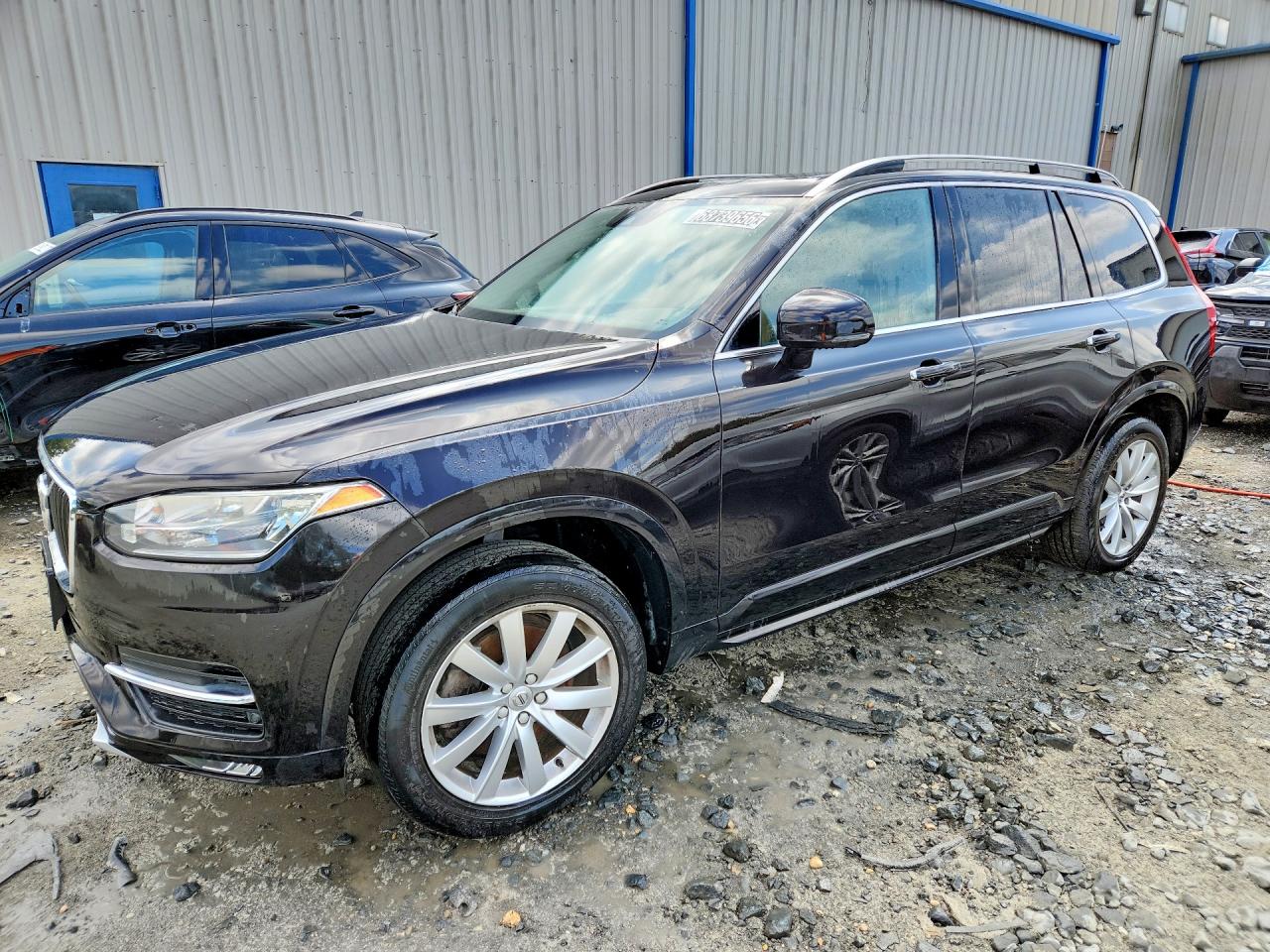 2016 VOLVO XC90 SV42 Momentum — Front 3/4