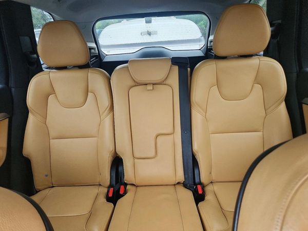 2016 VOLVO XC90 SV42 Momentum — SUVN