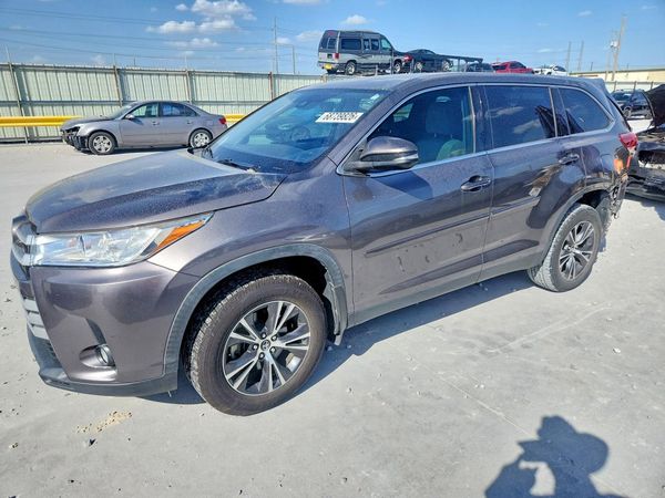2019 TOYOTA HIGHLANDER — Front 3/4