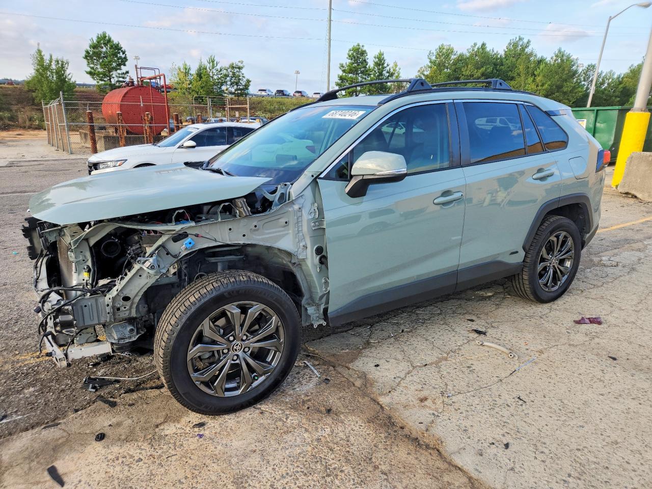 2022 TOYOTA RAV4 — Front 3/4