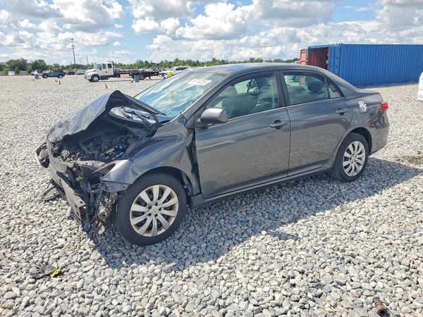 2013 TOYOTA COROLLA — Front 3/4