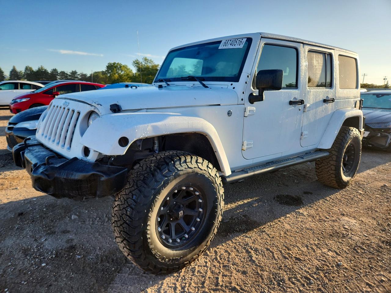 2017 JEEP WRANGLER UNLIMITED Unlimited Sahara — Front 3/4