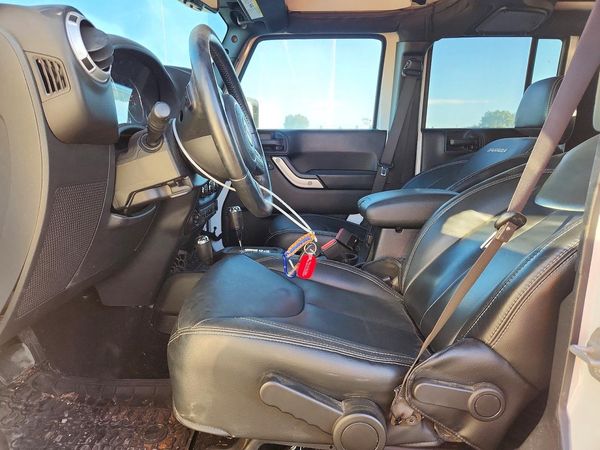 2017 JEEP WRANGLER UNLIMITED Unlimited Sahara — DENT