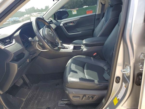 2020 TOYOTA RAV4 XLE Premium