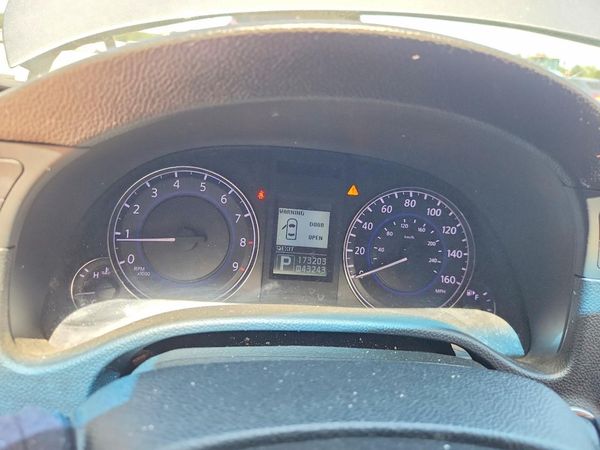 2015 INFINITI Q40 — ODOM