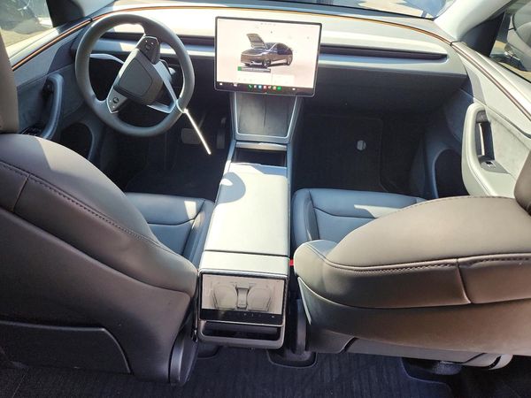 2026 TESLA MODEL Y