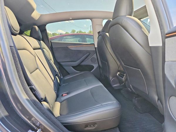 2026 TESLA MODEL Y