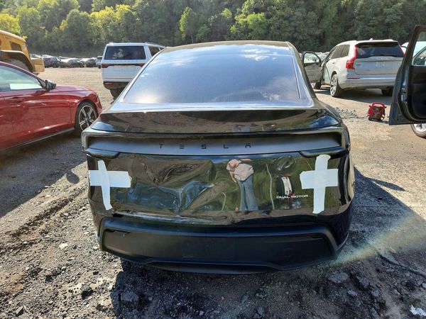 2026 TESLA MODEL Y