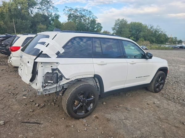 2024 JEEP GRAND CHEROKEE LAREDO 4X4