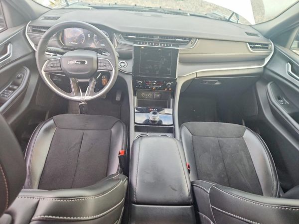 2024 JEEP GRAND CHEROKEE LAREDO 4X4