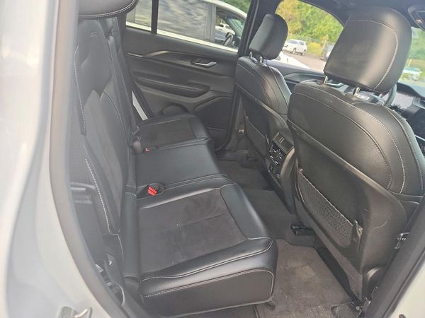 2024 JEEP GRAND CHEROKEE LAREDO 4X4