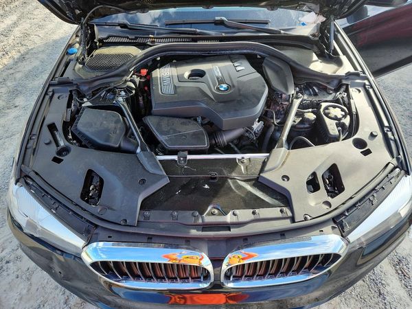 2018 BMW 530 — Engine bay