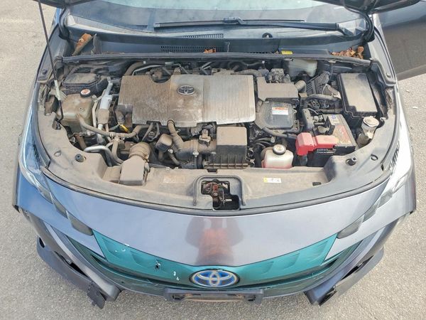 2017 TOYOTA PRIUS Three/Four/Four Adv — Engine bay