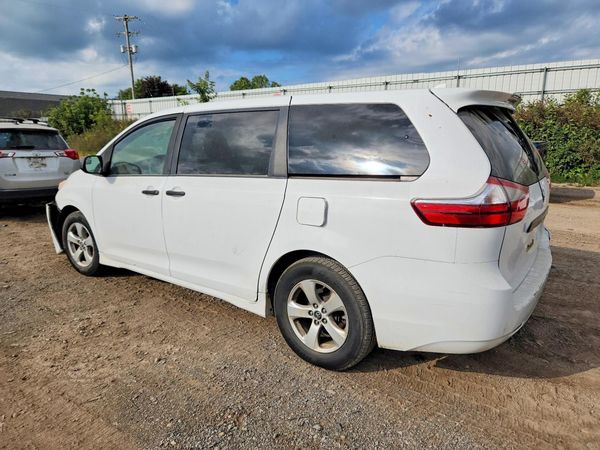 2019 TOYOTA SIENNA L