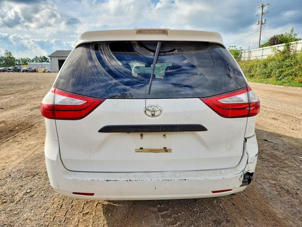 2019 TOYOTA SIENNA L