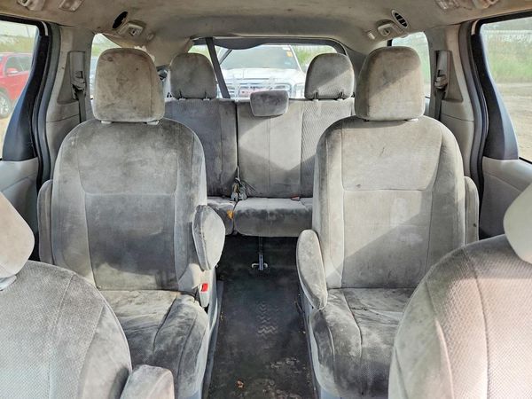2019 TOYOTA SIENNA L