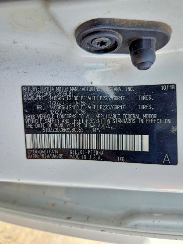 2019 TOYOTA SIENNA L