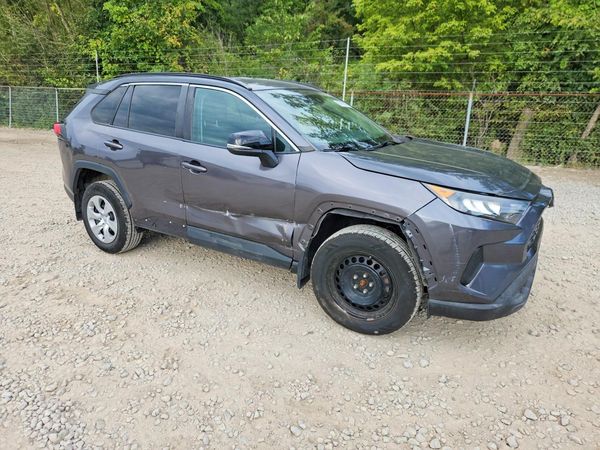 2019 TOYOTA RAV4 — Passenger 3/4