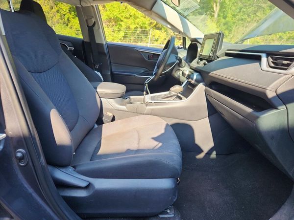 2019 TOYOTA RAV4 — DENT