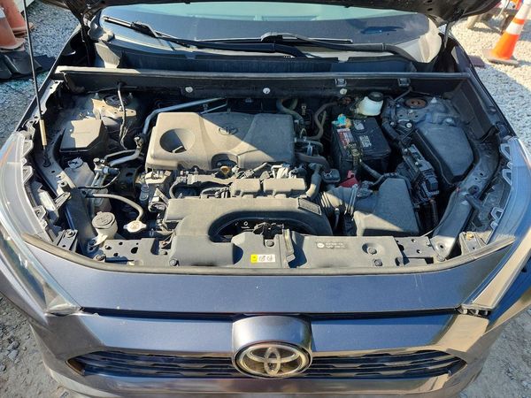 2019 TOYOTA RAV4 — Engine bay