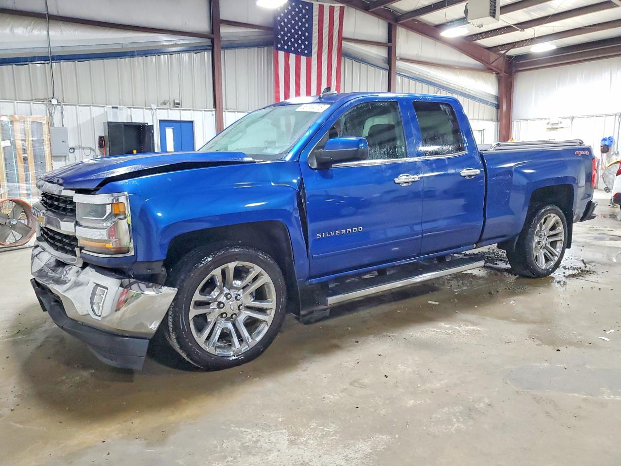 2017 CHEVROLET SILVERADO LT — Front 3/4