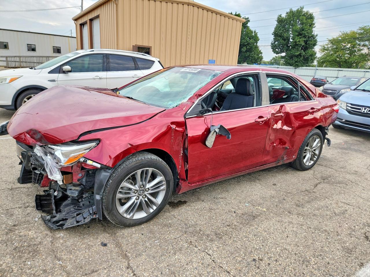 2017 TOYOTA CAMRY LE/SE/XLE/XSE — Front 3/4
