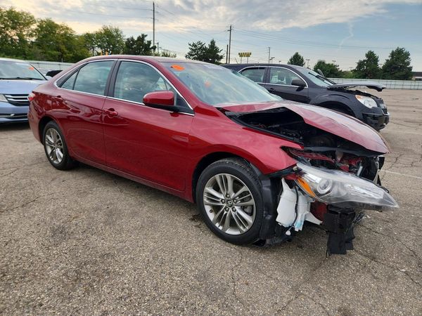 2017 TOYOTA CAMRY LE/SE/XLE/XSE — Passenger 3/4