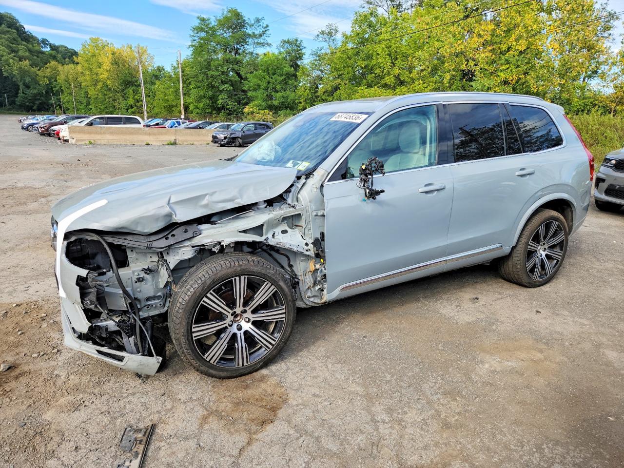 2025 VOLVO XC90 Plus Bright — Front 3/4