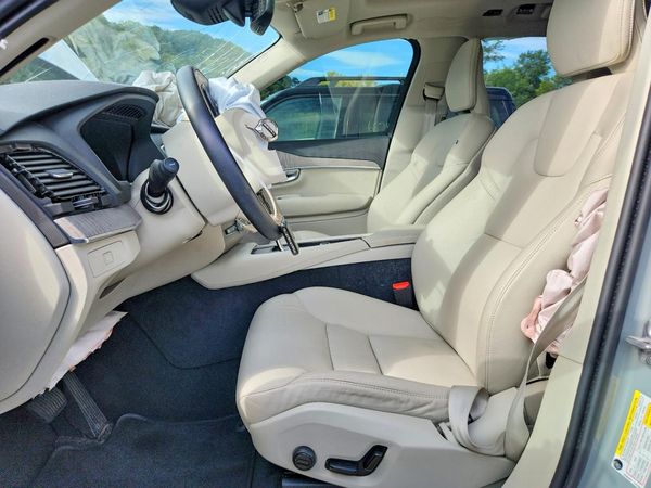 2025 VOLVO XC90 Plus Bright — DENT