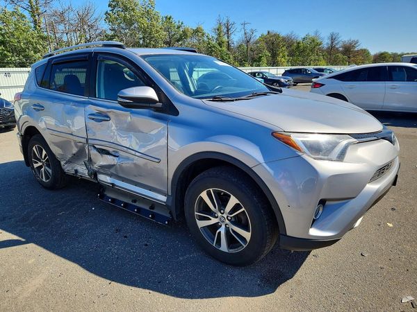 2016 TOYOTA RAV4 XLE (M Grade) — Passenger 3/4