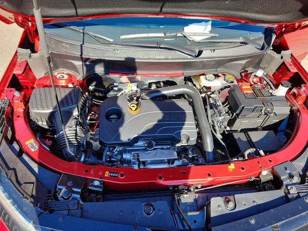 2027 CHEVROLET EQUINOX RS — Engine bay