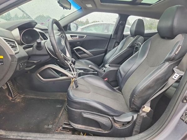 2012 HYUNDAI VELOSTER — DENT