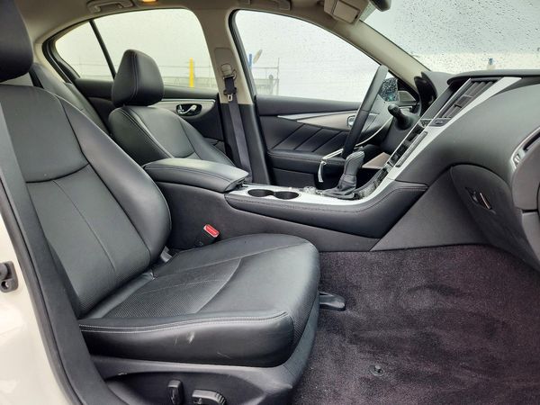 2023 INFINITI Q50 — DENT