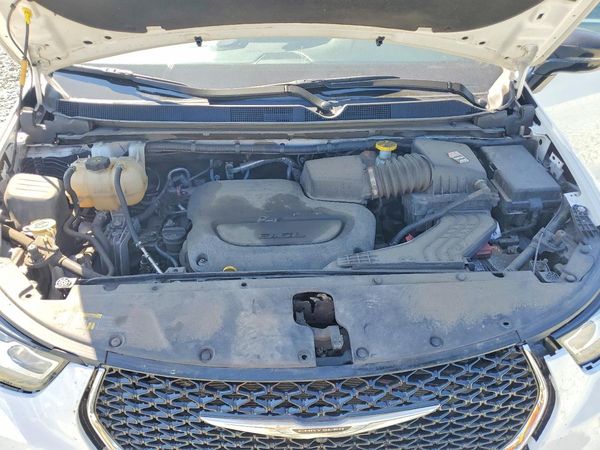 2024 CHRYSLER PACIFICA — Engine bay