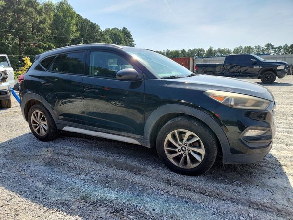 2017 HYUNDAI TUCSON — Passenger 3/4