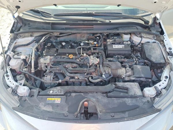 2025 TOYOTA COROLLA LE — Engine bay